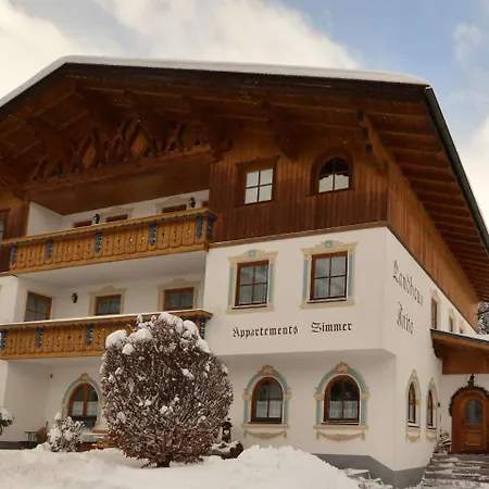 Cozy Holiday In Near Lake Ferienhaus